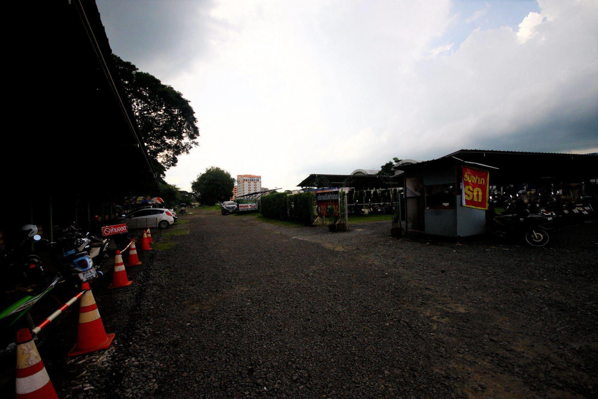 Jaroensin Place Buriram Exterior photo